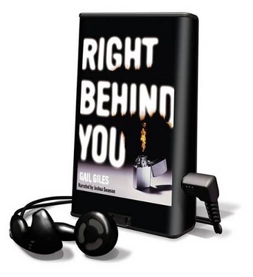 Right Behind You - Gail Giles