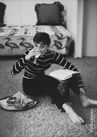 Plakat Frühstück mit Buch (VE 5) - Mark Shaw