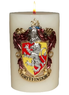 Harry Potter Gryffindor Sculpted Insignia Candle -  Insight Editions