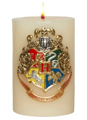 Harry Potter Hogwarts Sculpted Insignia Candle -  Insight Editions