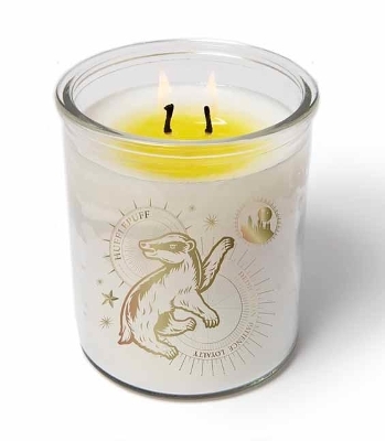 Harry Potter: Magical Colour-Changing Hufflepuff Candle (10 oz) -  Insight Editions