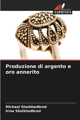 Produzione di argento e oro annerito