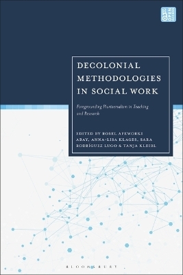Decolonial Methodologies in Social Work - 