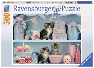 Katzen im Cupcakeregal