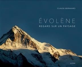 EVOLENE REGARD SUR UN PAYSAGE